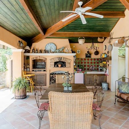 Agreable Chambre D'Hotes Avec Piscine Bed & Breakfast Le Beausset Luaran gambar