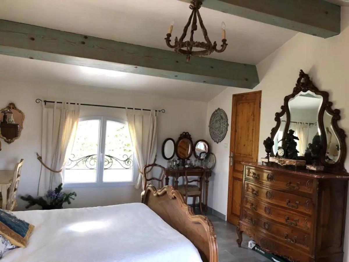 Agreable Chambre D'Hotes Avec Piscine Bed & Breakfast Le Beausset Luaran gambar